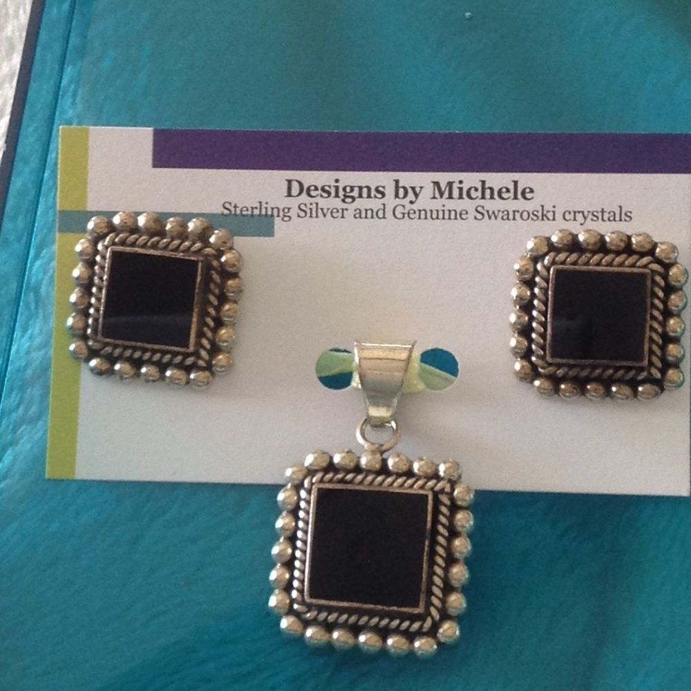 SS1) Sterling Silver black pendant & earring set EUC